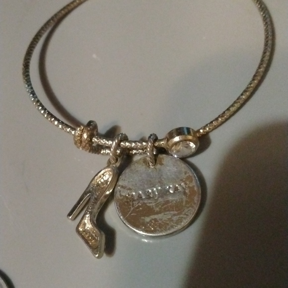 Mary Kay slide charm bracelet gold tone (sku 1241) - Picture 5 of 5